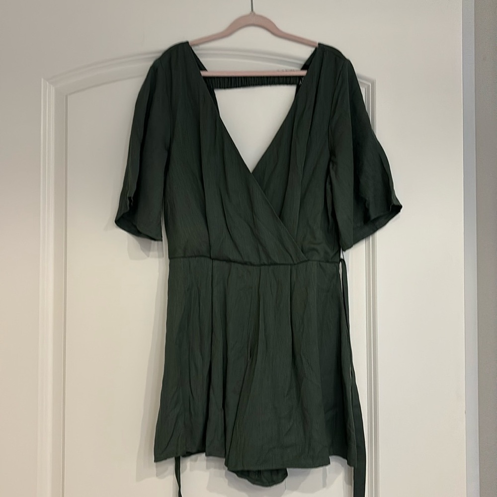 Francesca’s Green Front-tie Romper NWT